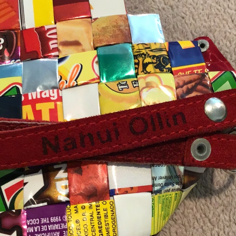 Candy wrapper clutch - Picture 3 of 3